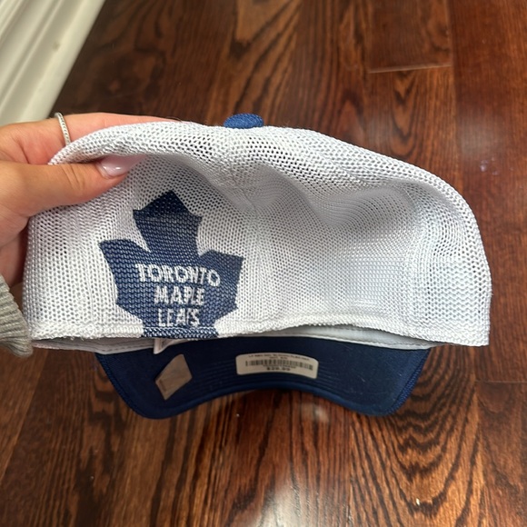 Toronto Maple Leafs Mesh Baseball Cap - Picture 2 of 3